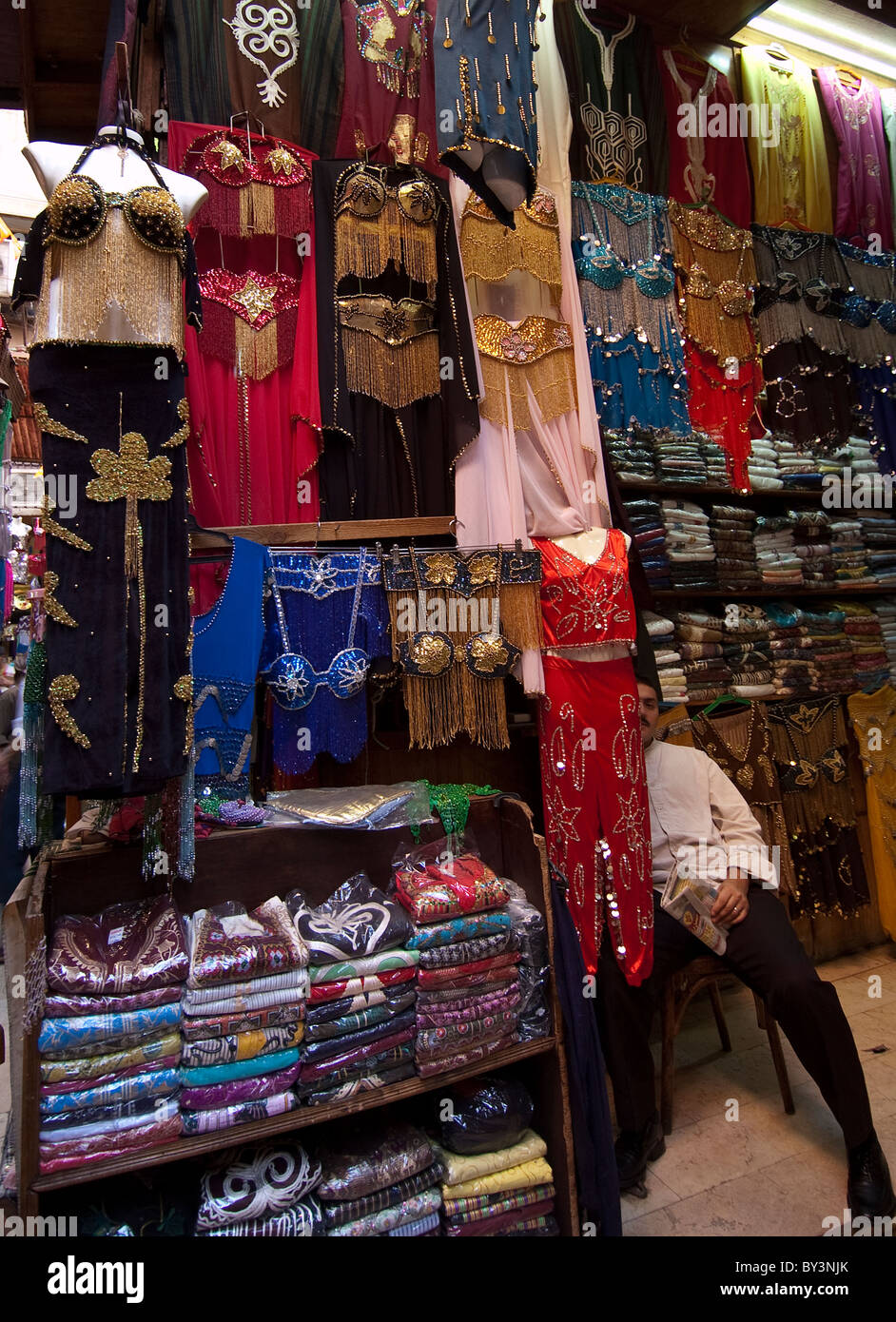 Bauchtanz Kleider in Kairo Stockfoto