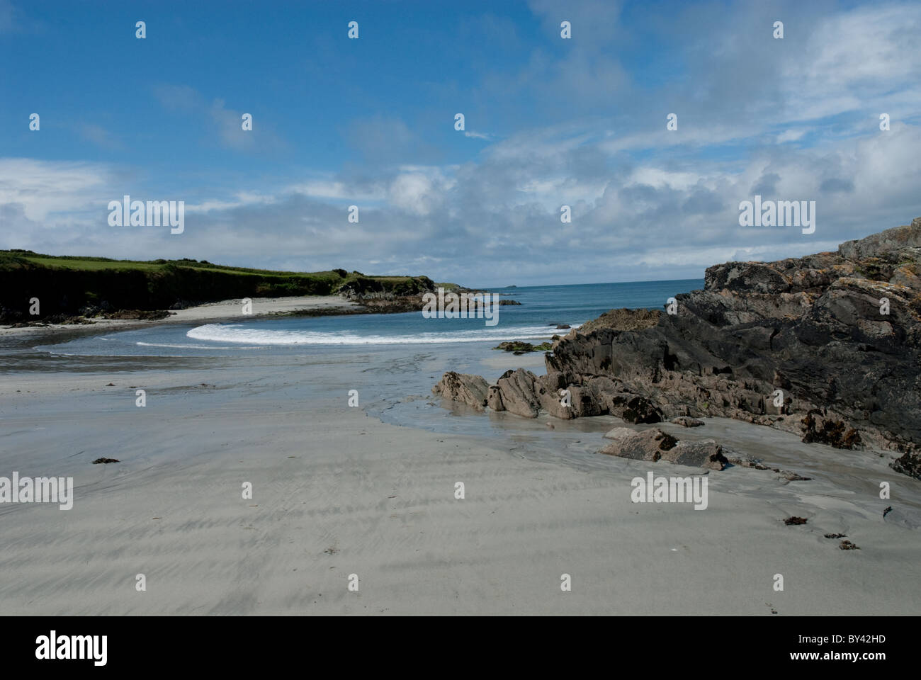 Tra Verbot Strand auf Sherkin Island, Skibbereen, Co Cork, Irland an einem sonnigen Tag mit blauem Himmel Stockfoto