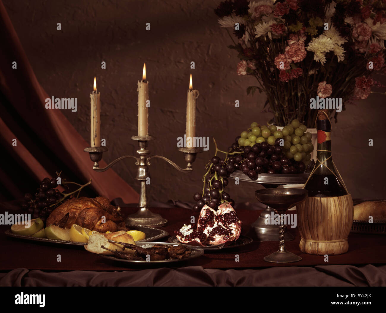 Künstlerische Essen Stilleben Festmahl auf einem Tisch Stockfoto