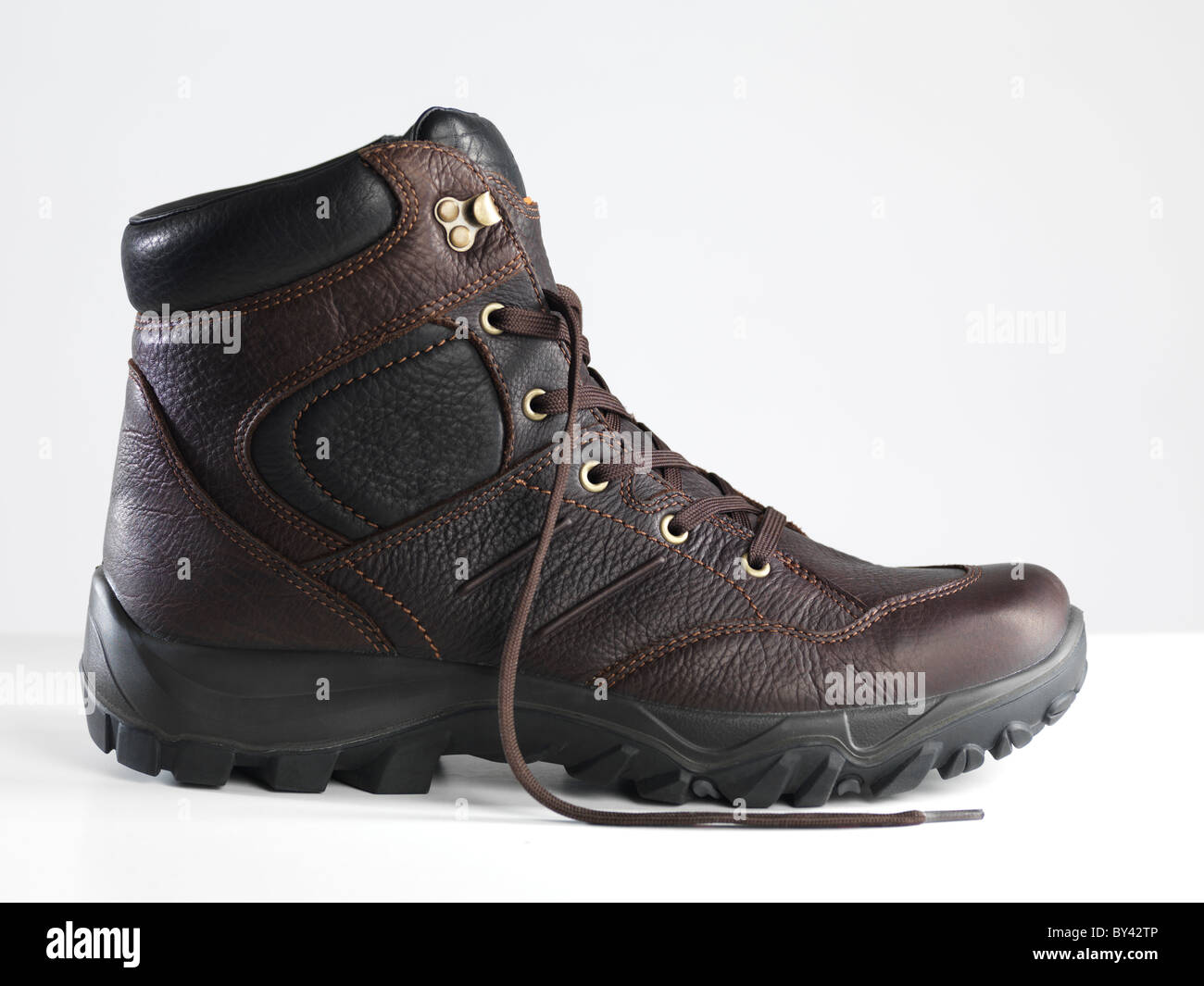 Leder Winterstiefel isolierten auf weißen Hintergrund Stockfoto