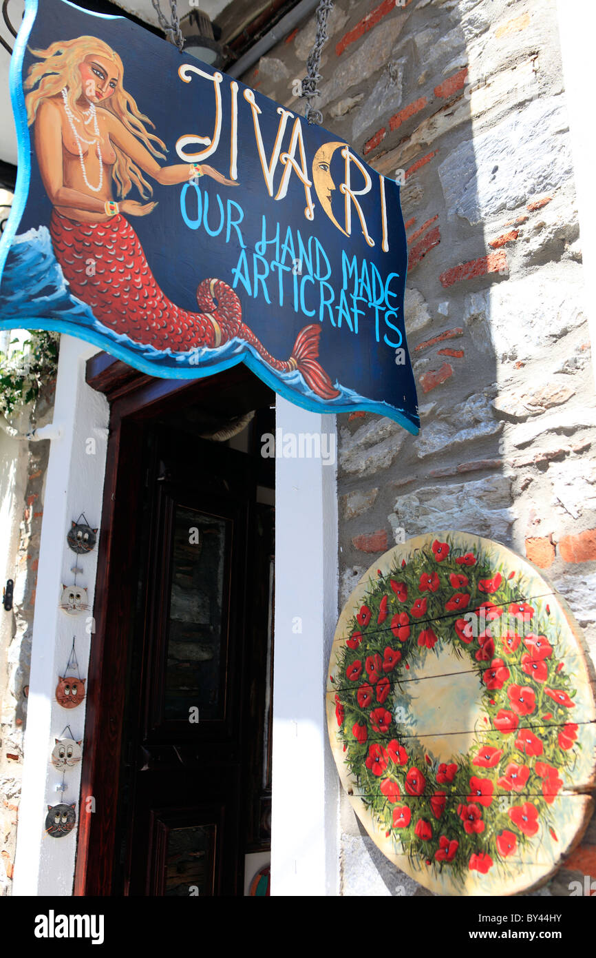 Griechenland Nördlichen Sporaden Inseln Skiathos ein Souvenirladen in der Altstadt Stockfoto