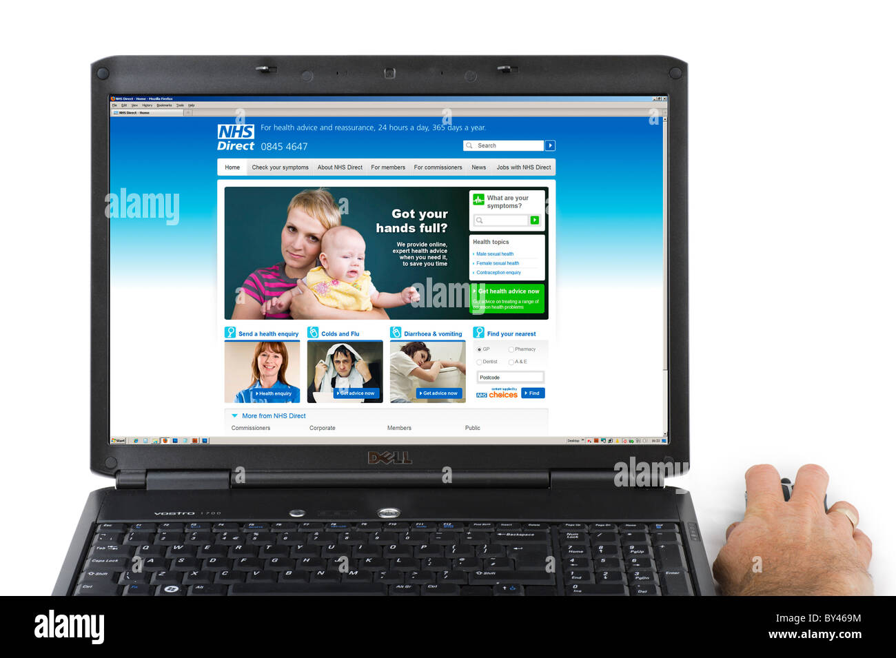 Navigieren auf der Webseite des NHS Direct, UK Stockfoto