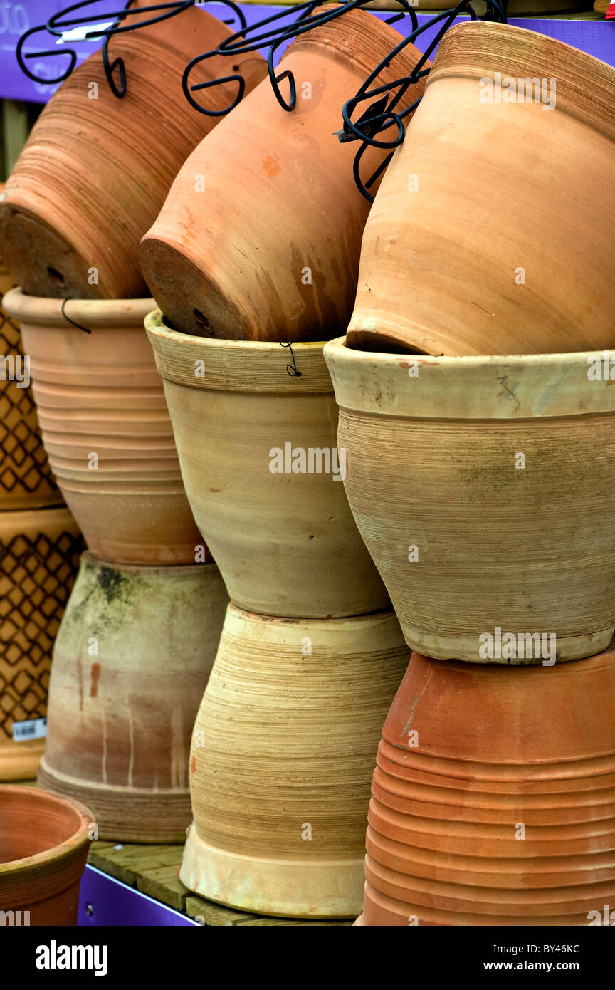 Pflanze-Töpfe, Wentworth-Garten-Center, South Yorkshire, Großbritannien. Jan 2011 Stockfoto