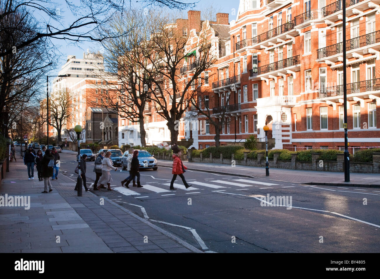 Zebrastreifen in Abbey Road bekannt geworden durch das Beatles-Album-Cover für Abbey Road, London, Uk Stockfoto