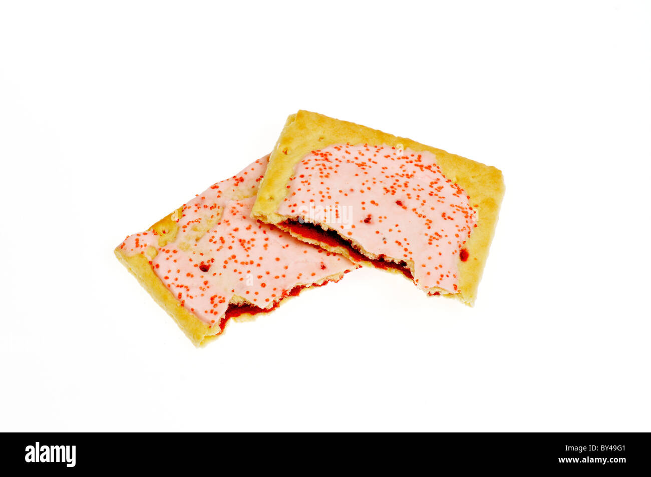 Kirsche Matt Pop-Tarts gebrochen in Hälfte mit Kirsch Füllung auf weißem Hintergrund, Ausschnitt. Stockfoto