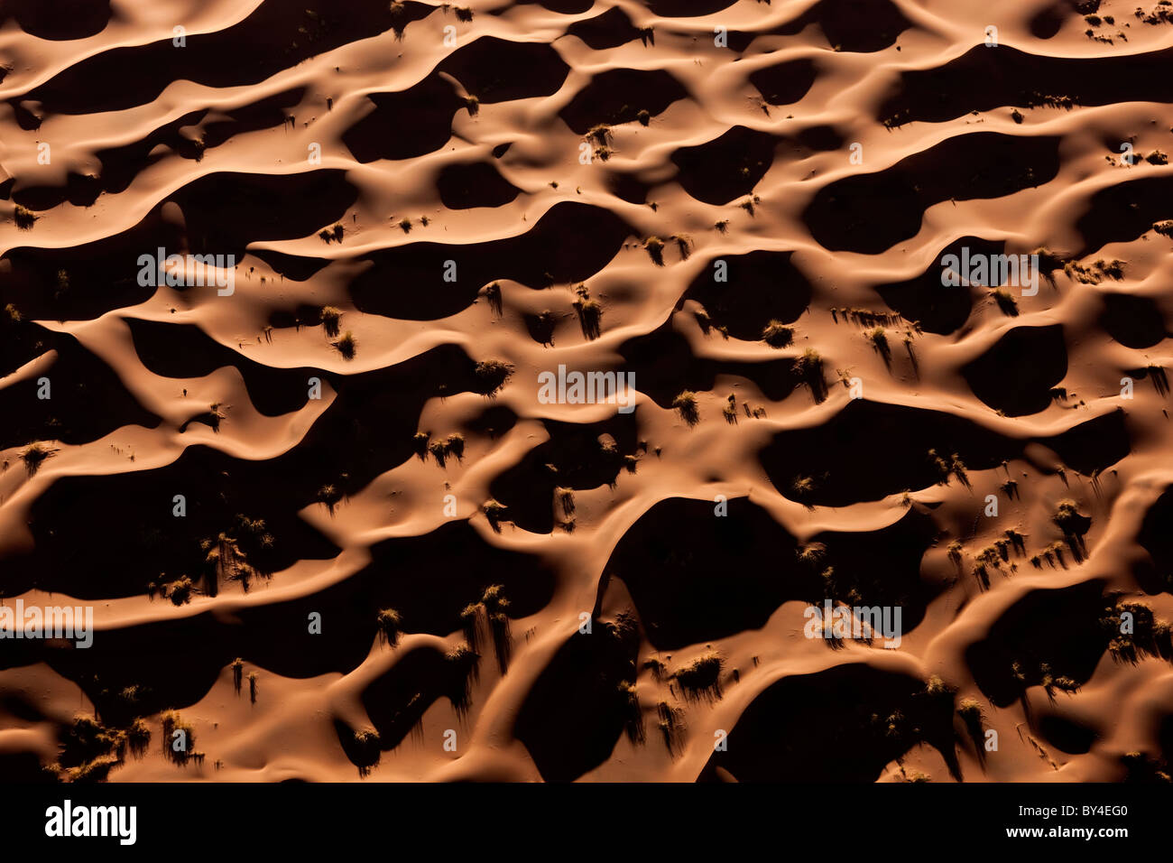 Luftaufnahme über Sanddünen, Namib-Wüste, Namibia Stockfoto Luftaufnahme über Sanddünen, Namib-Wüste, Namibia Stockfoto