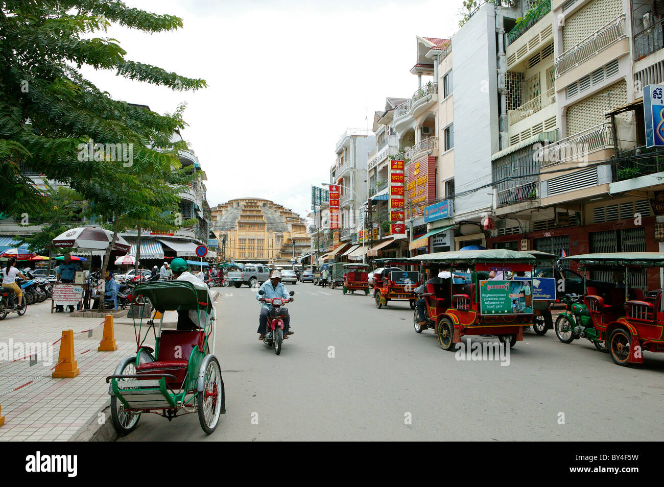 Straße in der Nähe des Central Market in Phnom Penh. Stockfoto