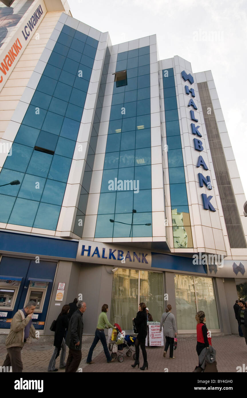 Halks bank Halksbank Turket türkische Banken banking Filiale Filialen Stockfoto