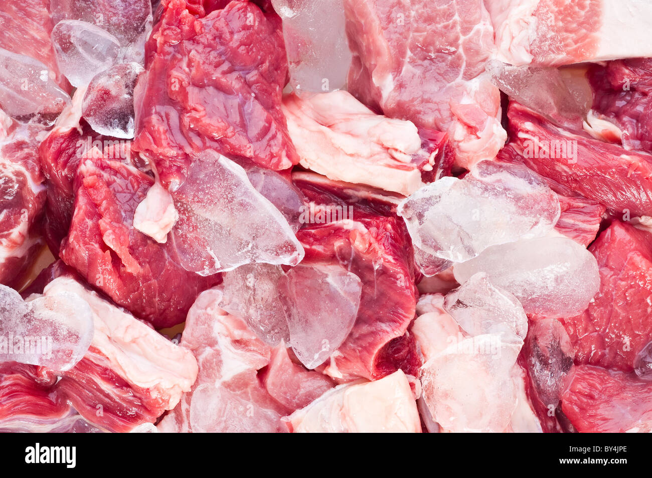 Frischfleisch auf Scheibe Stockfoto