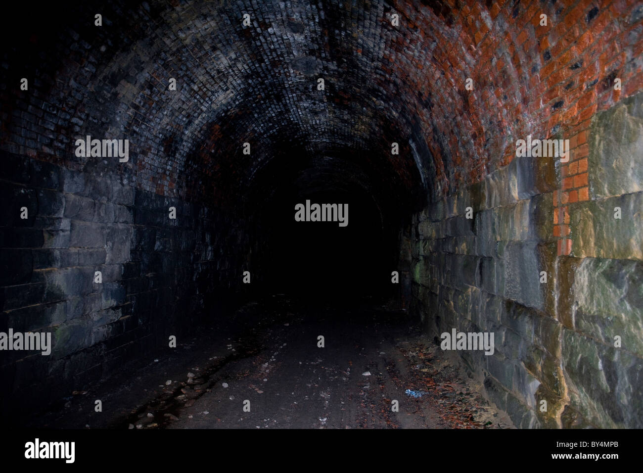 Verlassenen Eisenbahntunnel, Runswick Bay, England Stockfoto