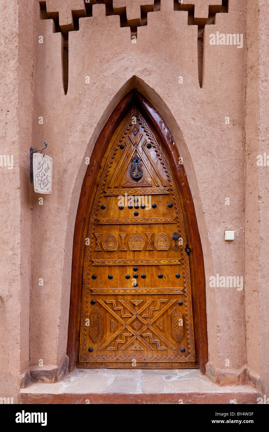 Tür-Detail im Hotel Riad Lamane in Zagora, Marokko. Stockfoto
