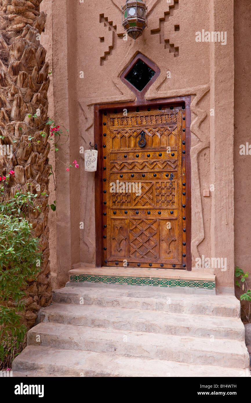 Tür-Detail im Hotel Riad Lamane in Zagora, Marokko. Stockfoto