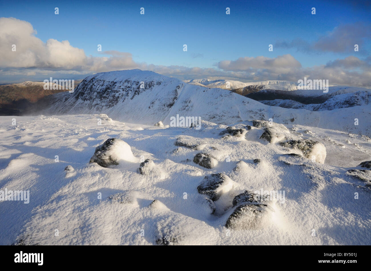 Blick vom Dollywagon Hecht in Richtung St Sunday Crag im Winter im englischen Lake District Stockfoto