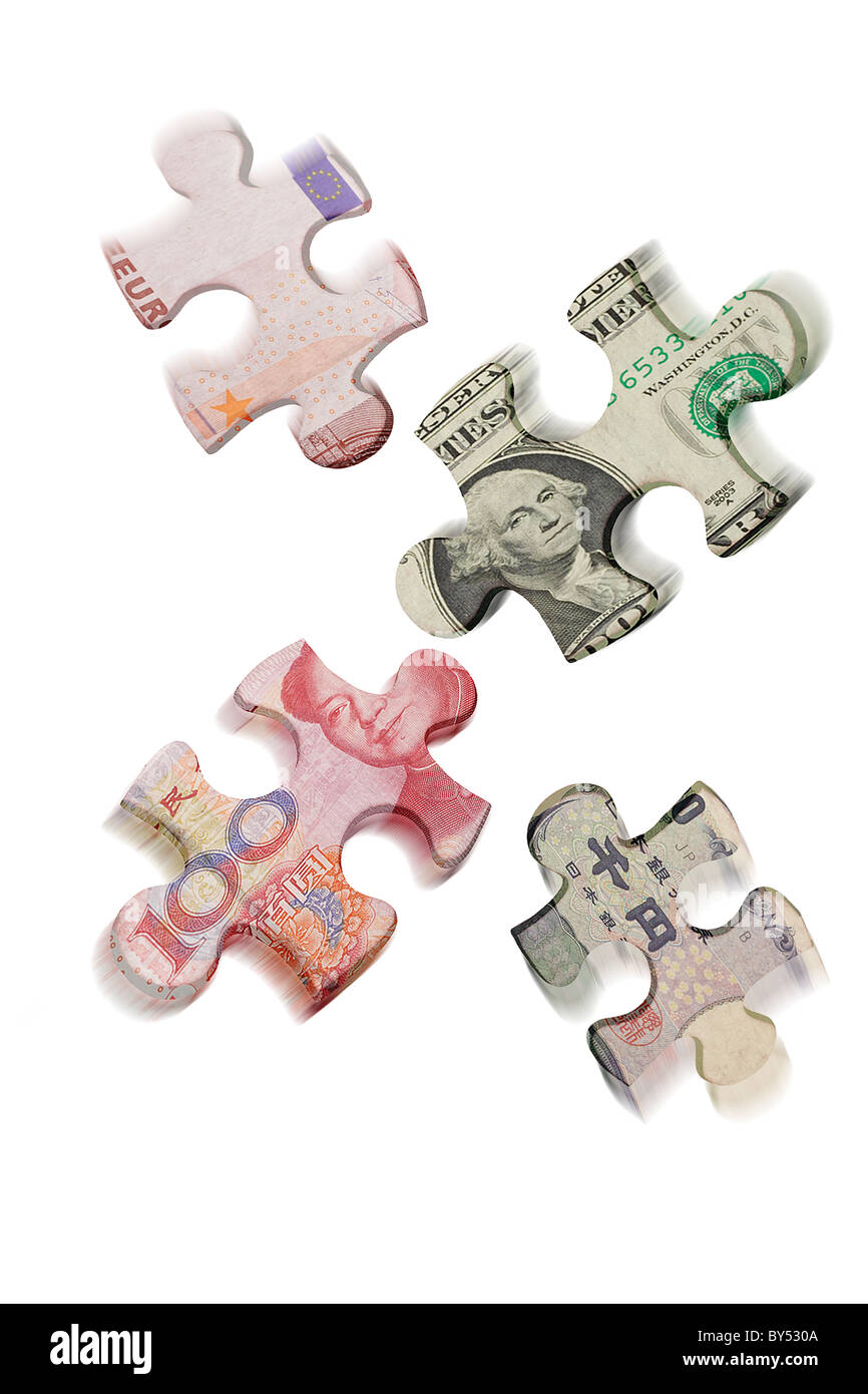 Nicht übereinstimmende Puzzle mit großen Weltwährungen auf weißem Hintergrund überlagert Stockfoto