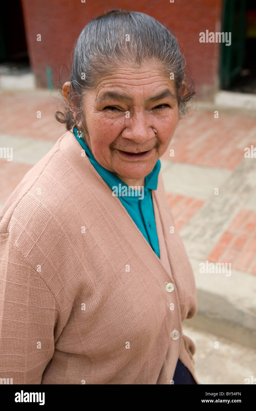 Porträt einer kolumbianischen Frau Wandern, Chia, Bogota, Kolumbien Stockfoto
