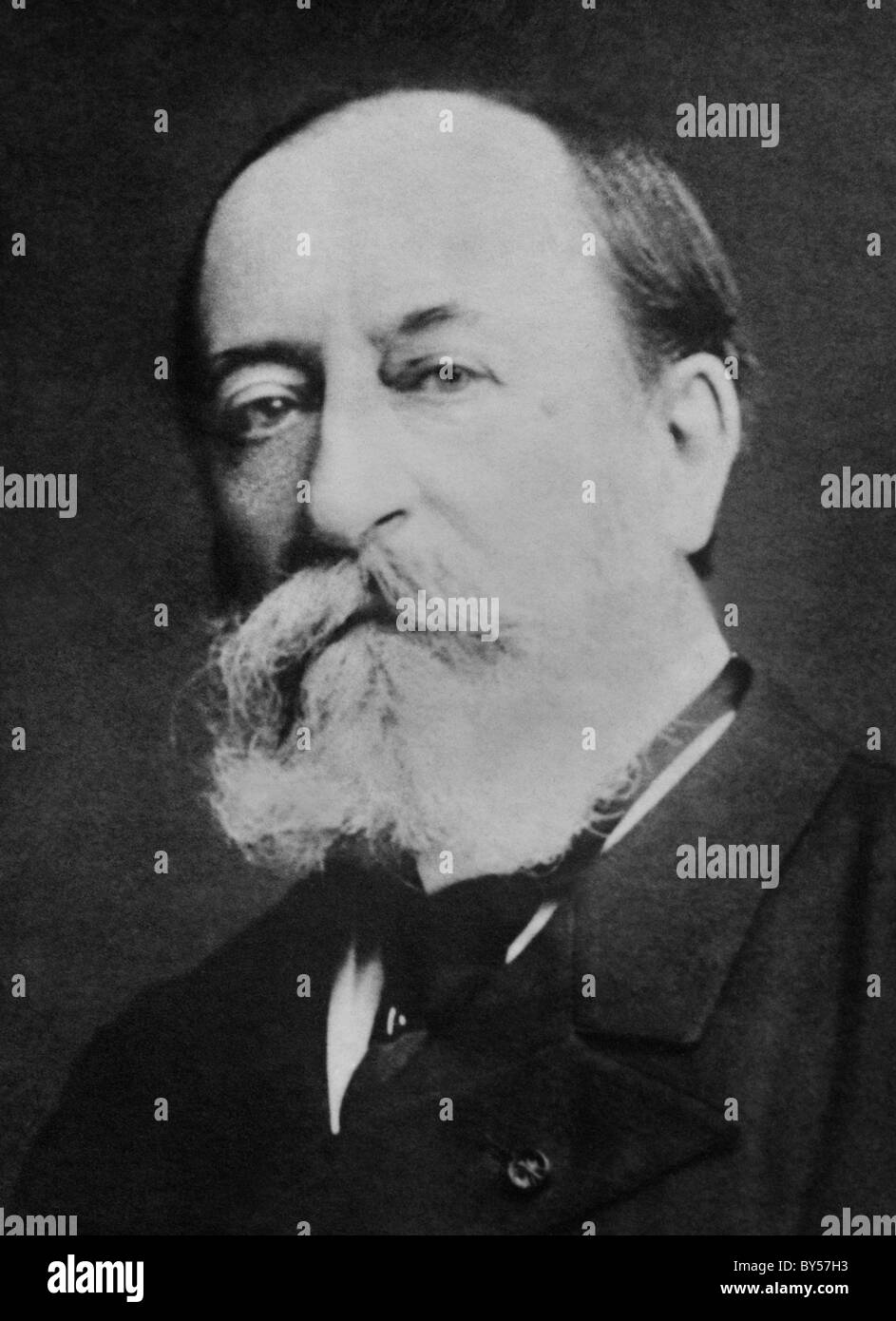 Vintage Portraitfoto um 1900 der französische Komponist, Organist, Dirigent und Pianist Camille Saint-Saens (1835-1921). Stockfoto