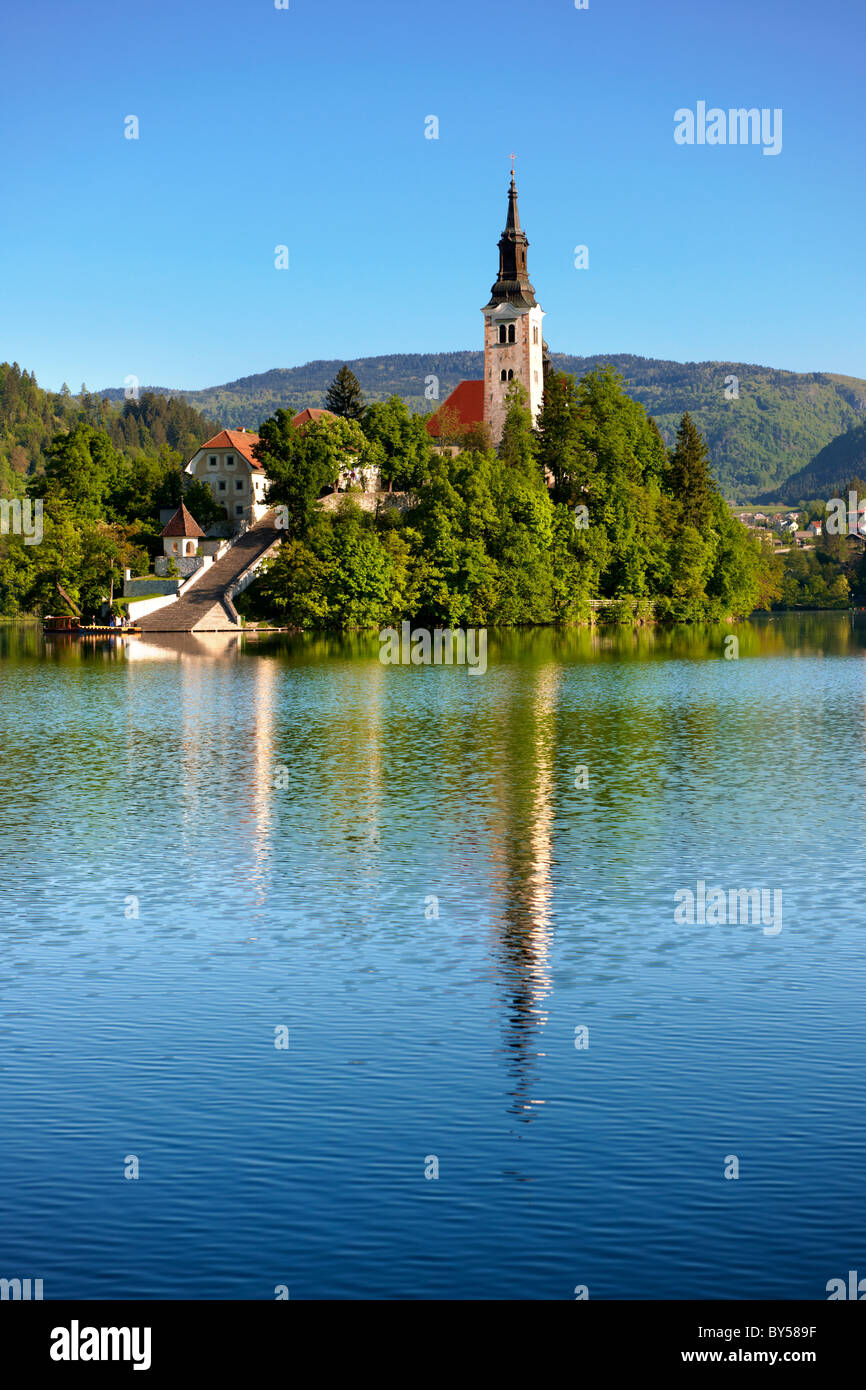 Übernahme der Wallfahrtskirche Maria in der Mitte des Sees Bled Slowenien. Stockfoto