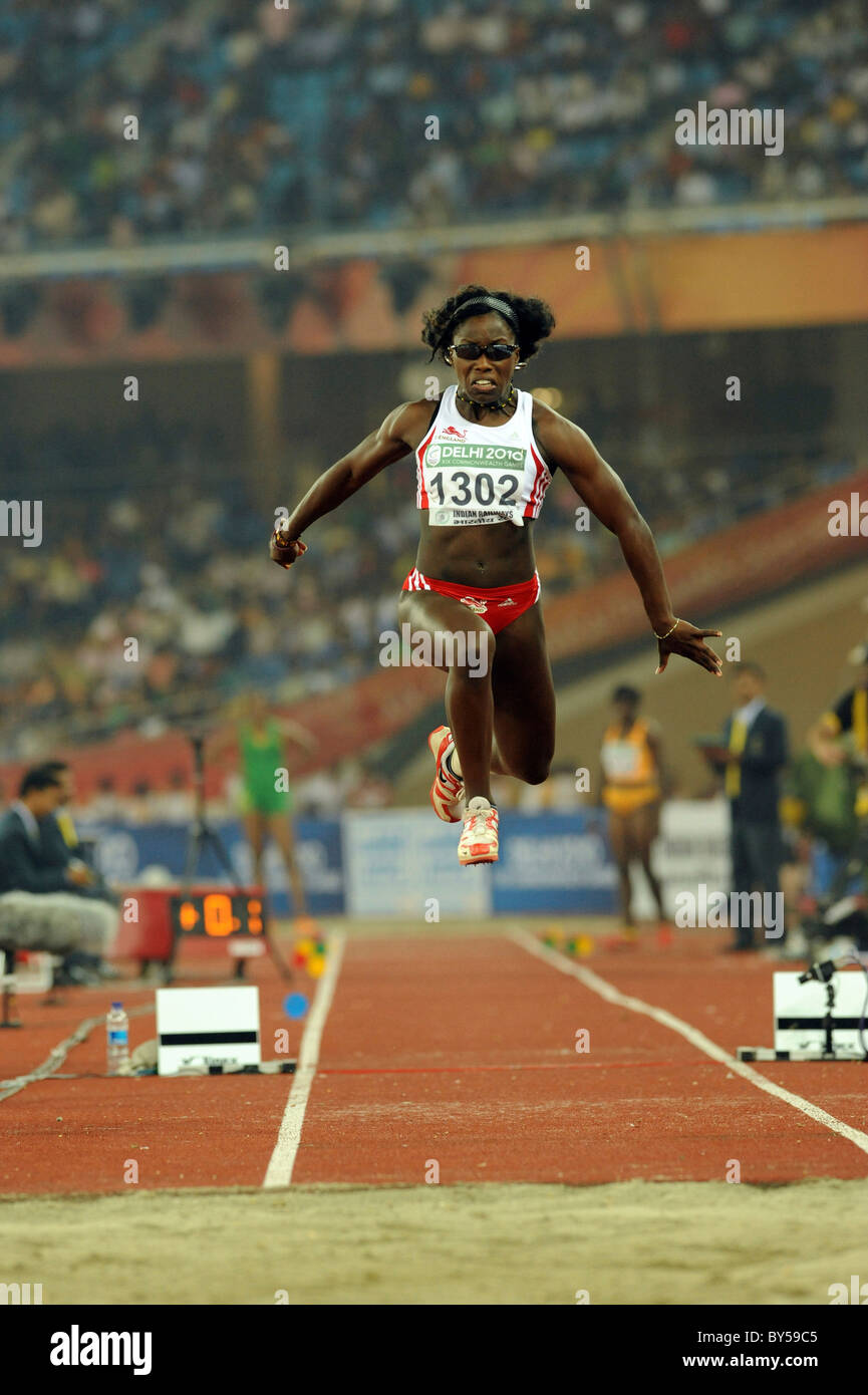 Indien Delhi 2010 XIX Commonwealth Games Leichtathletik Event weibliche Dreisprung Athlet Stockfoto