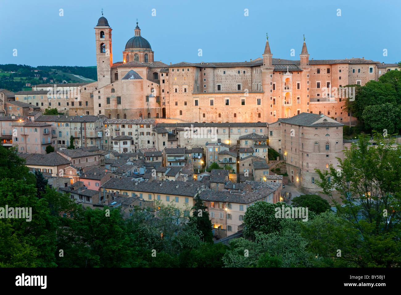 Dämmerung, Urbino, Marken, Italien Stockfoto