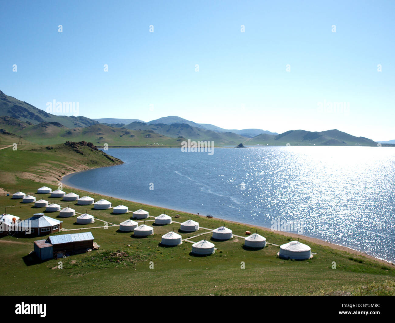 Maikhan Tolgoi Ger-Camp am Ufer des Terkhiin Tsagaan Nuur oder Great White Lake Stockfoto