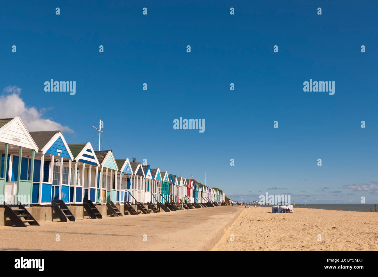 Strandhäuschen direkt am Meer in Southwold, Suffolk, England, Großbritannien, Uk Stockfoto