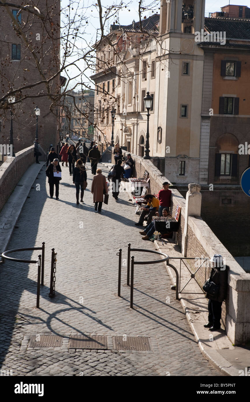 Rom Italien Brücke Insel "Isola Tiberina" Person zu Fuß im Winter "Hight Ansicht" Europa Europäische Italia Stockfoto