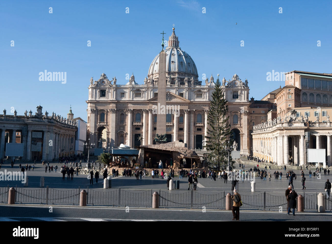 Vatikan-Stadt Sankt Peter Platz und Kirche Rom Italien Stockfoto