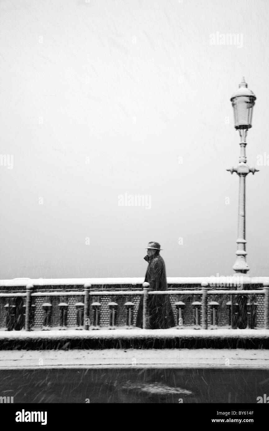 Snow Blizzard auf Battersea Bridge, Chelsea, London, UK Stockfoto