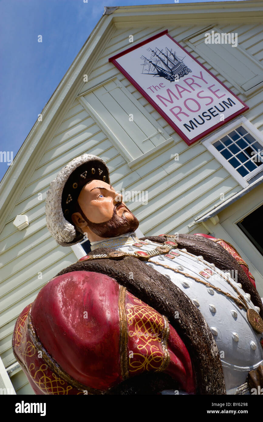 England Hampshire Portsmouth Historic Naval Dockyard Statue von Tudor