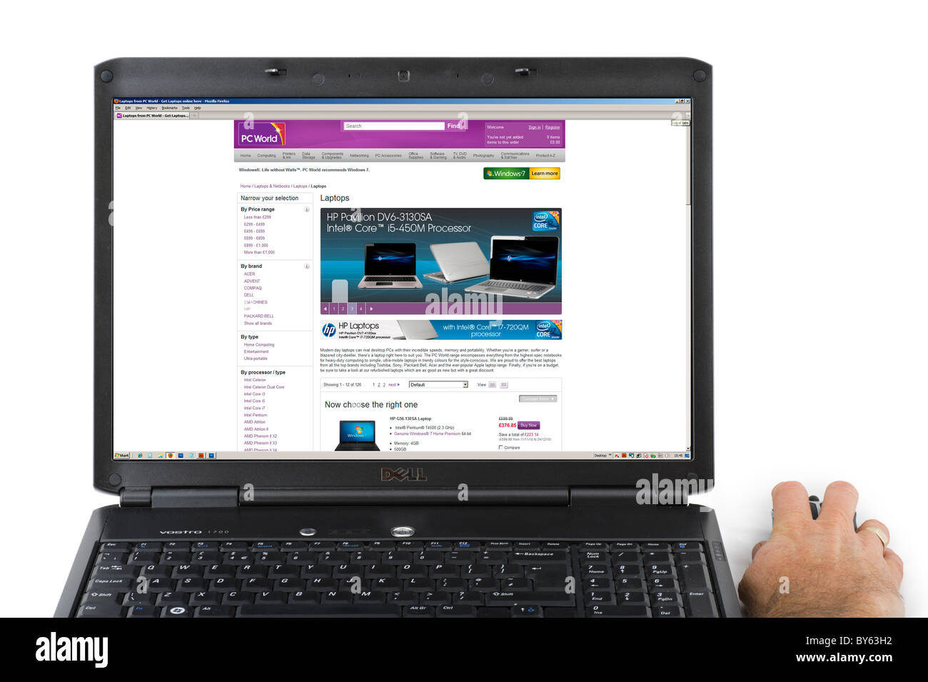 Online-Shopping für einen Laptop-Computer auf der PC World Website, UK Stockfoto
