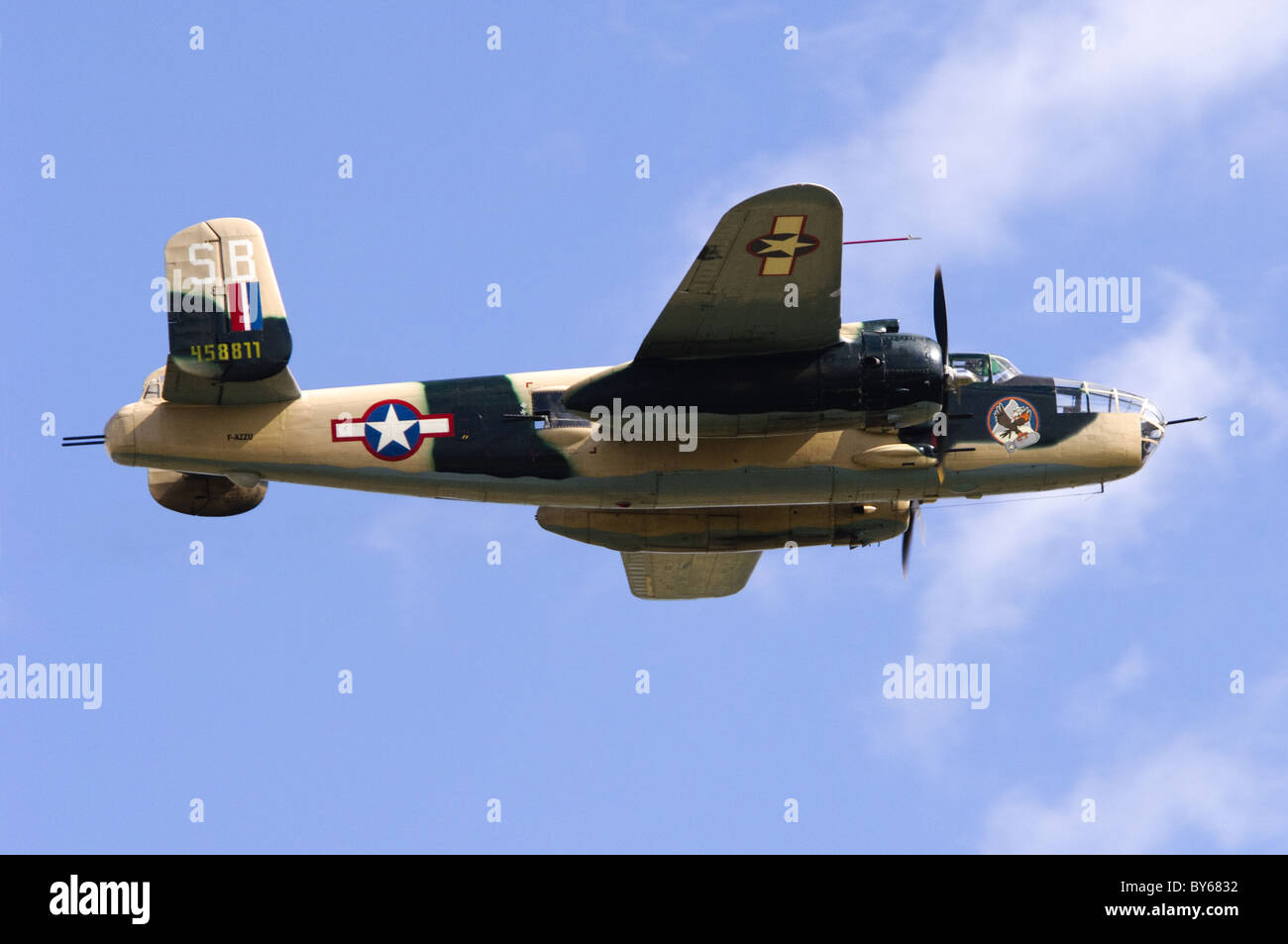 North American B-25J Mitchell bei der USAAF Tarnung Anzeige bei Duxford Flying Legends Airshow Stockfoto