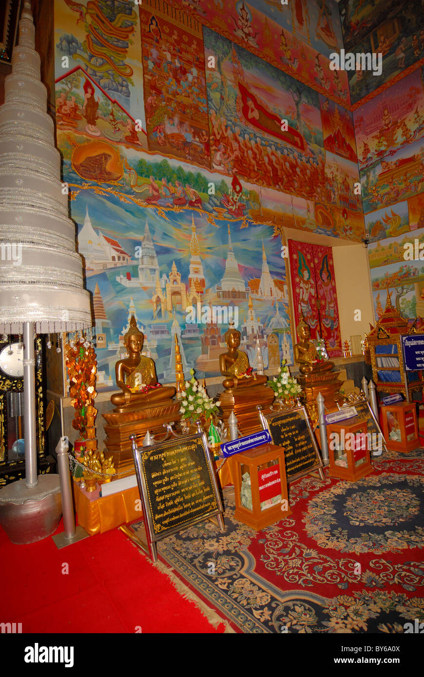 Das Innere des Wat Pho Chai bei Nong Khai in Thailand Stockfoto