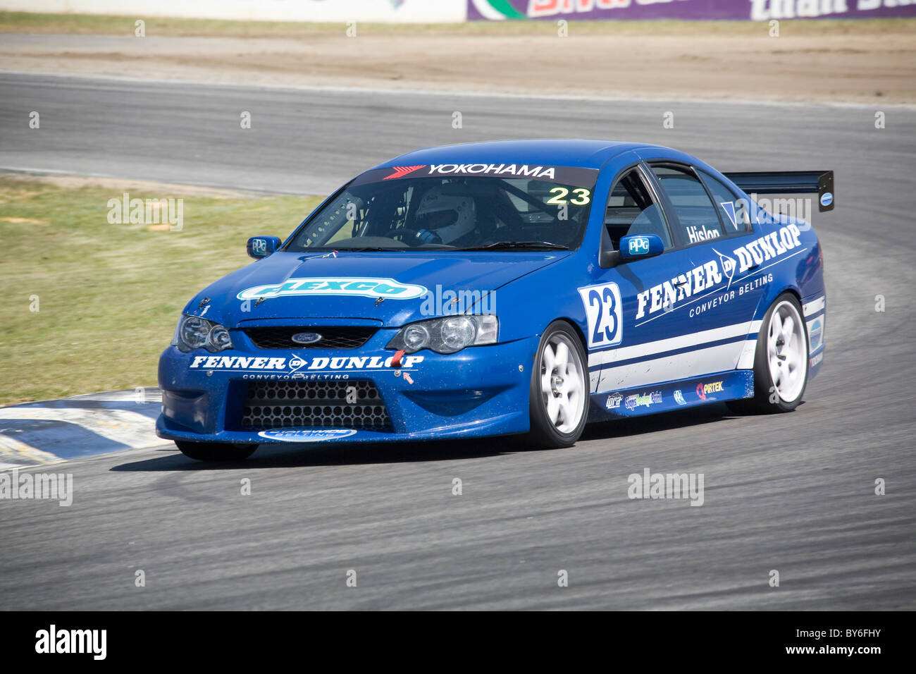 Australische IPRA Rennfahrer Ray Hislop, treibt seine V8 Ford Falcon rund um Perth Barbagallo Raceway. Stockfoto