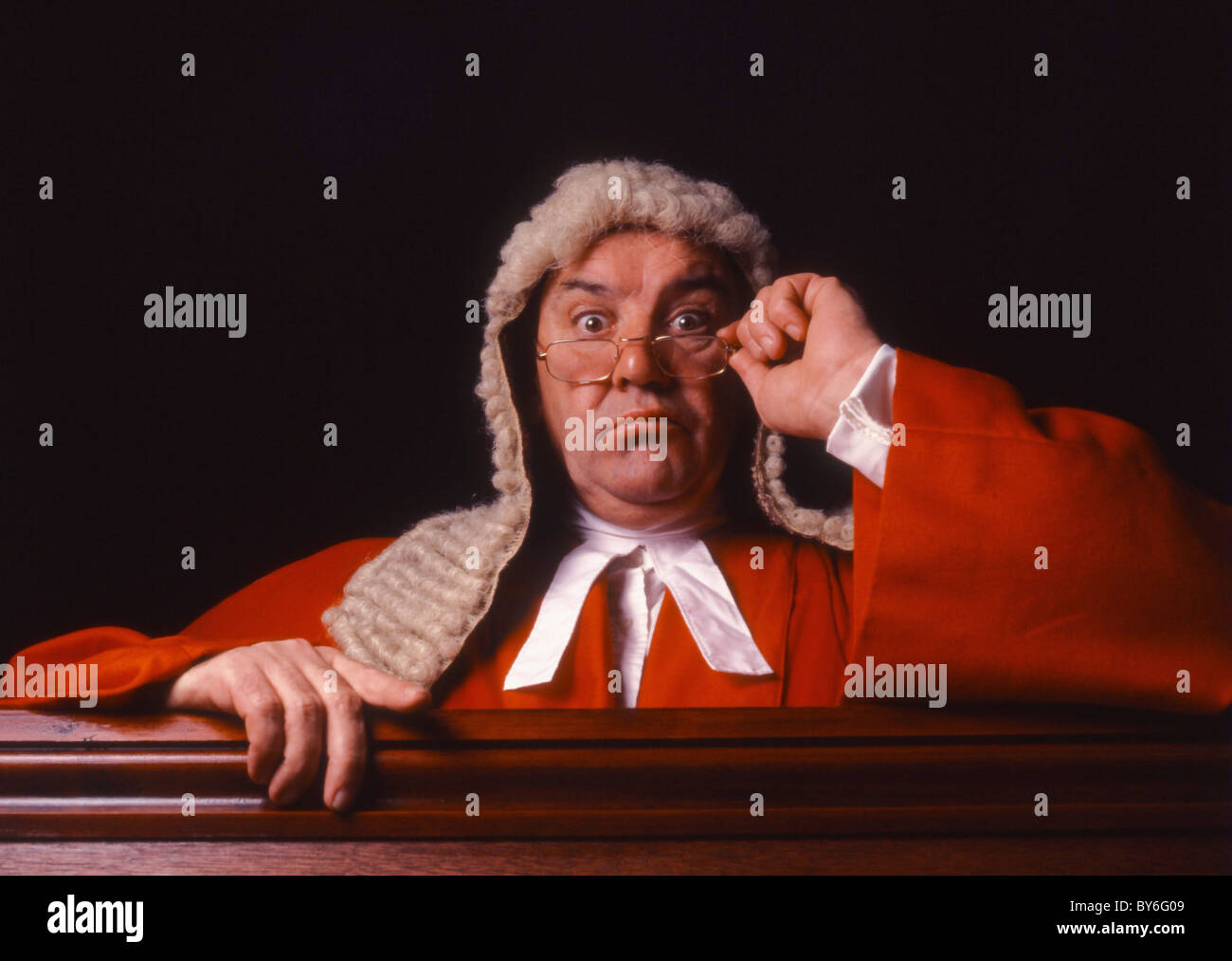 HIGH COURT RICHTER IN DER ROTEN ROBE Stockfoto