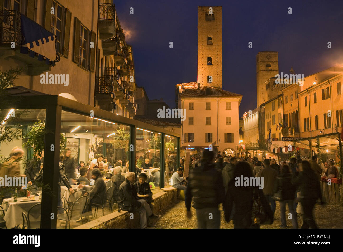 Piazza Risorgimento, Alba, Piemont, Italien Stockfoto