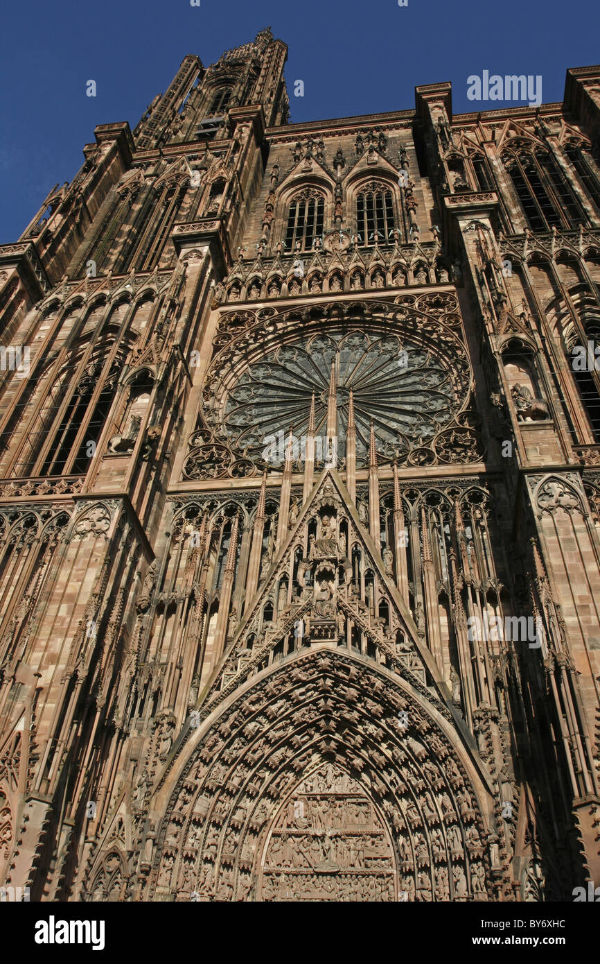 Frankreich Elsass Straßburg Notre Dame Kathedrale gotische Fassade der Kirche detail Stockfoto