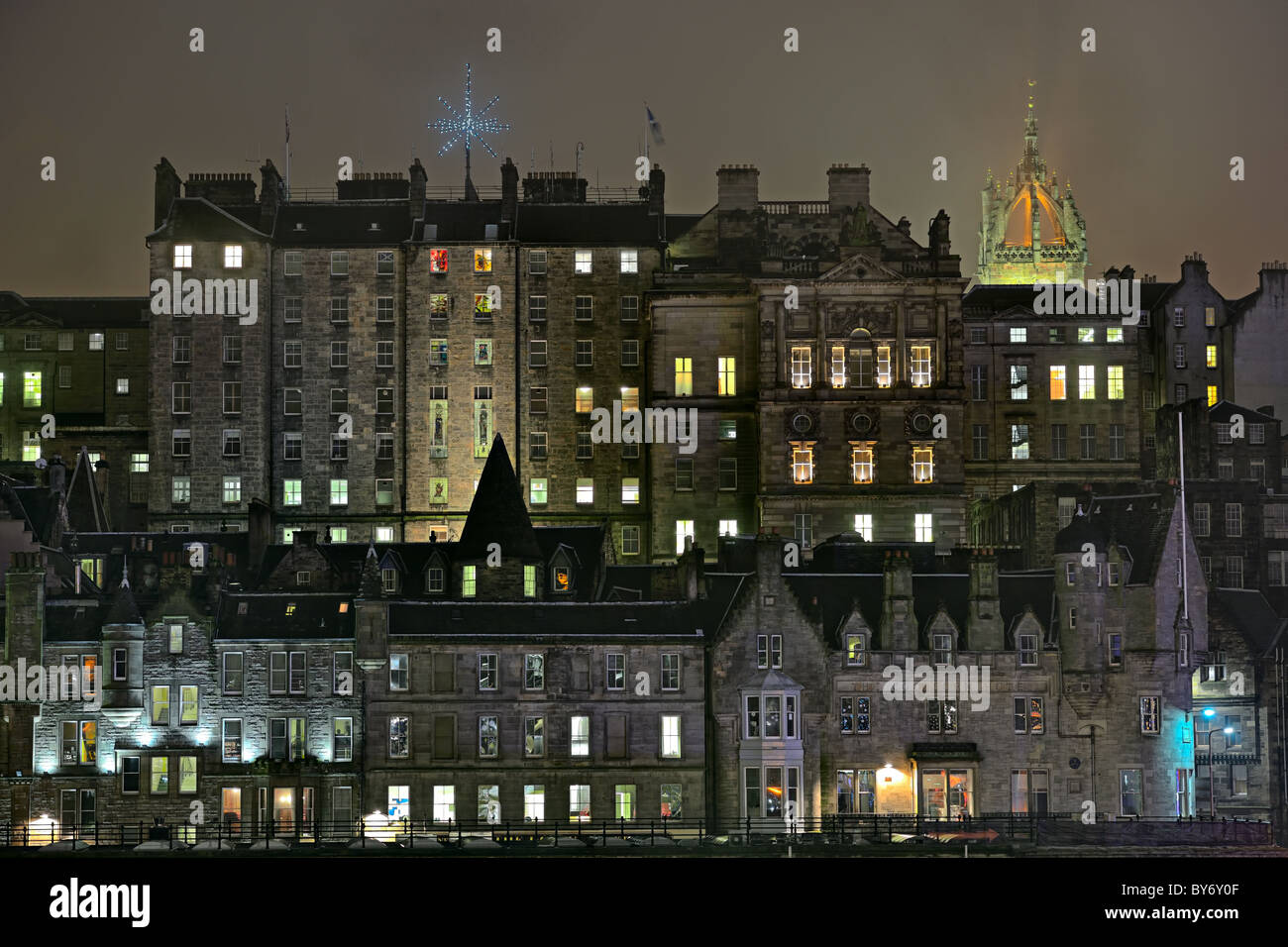 Edinburgh, Schottland, alte Stadtgebäude, Hunderte von Jahren alten, ursprünglichen Wolkenkratzer Europas Stockfoto