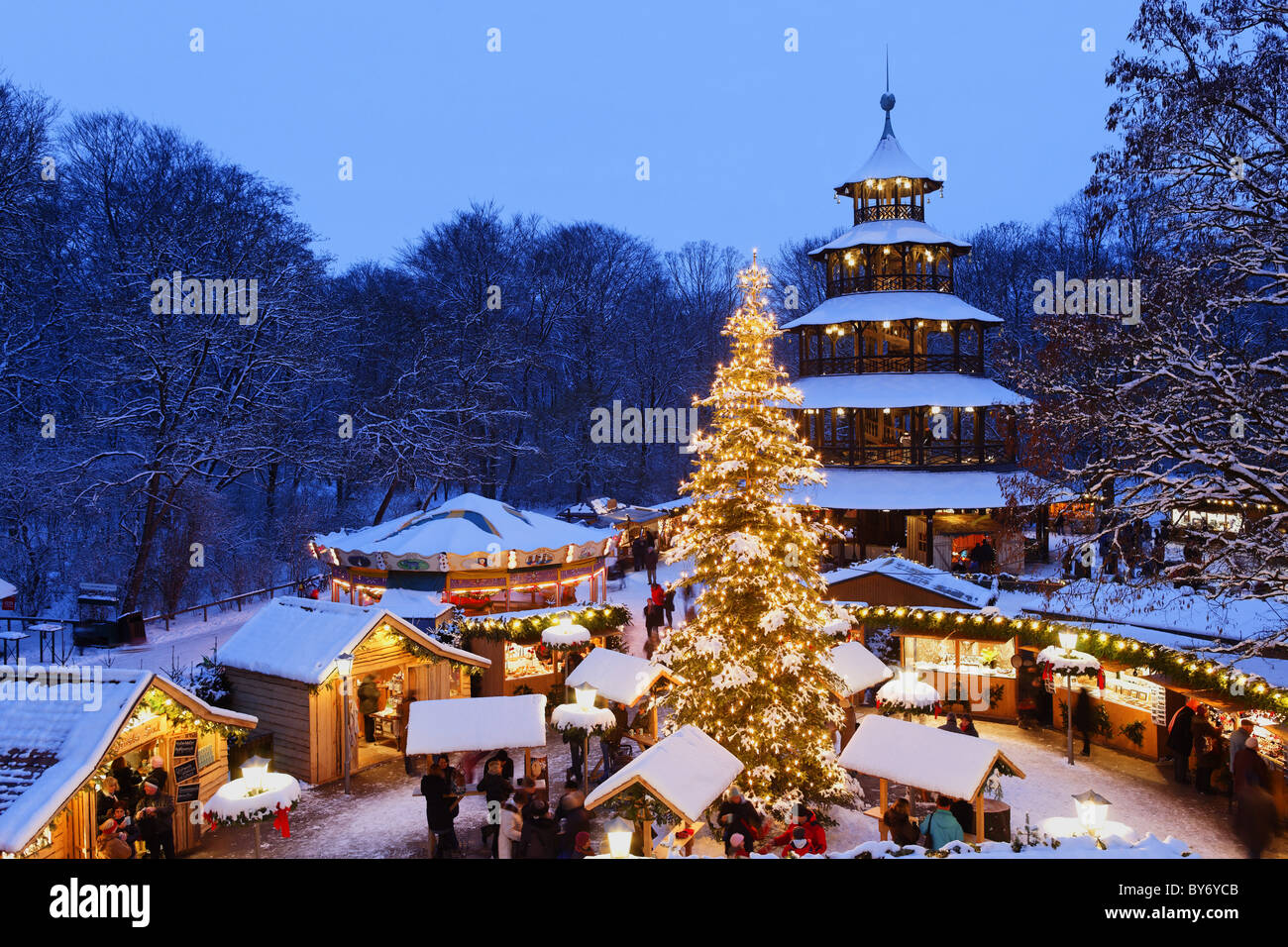 Weihnachtsmarkt am Chinesischer Turm, Englischer Garten, München