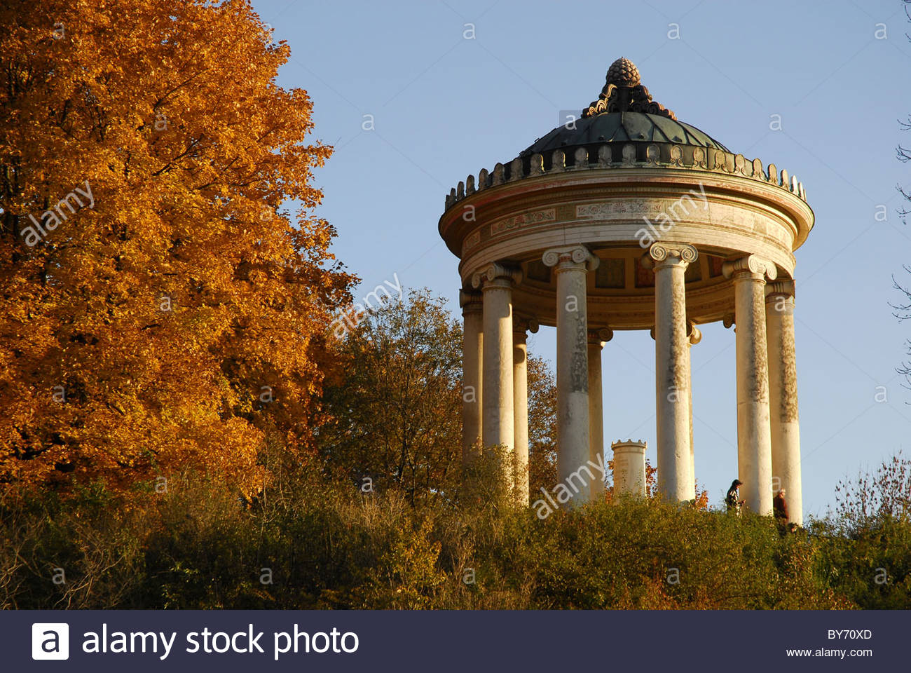 Monopteros Tempel In Den Englischer Garten Park Im Herbst