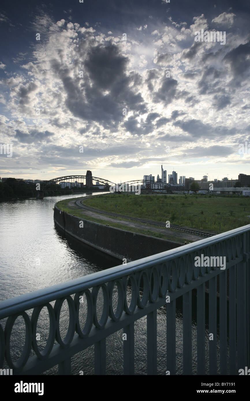 Industriegebiet in der Nähe von Osthafen, Mains, Skyline, Frankfurt Am Main, Hessen, Deutschland Stockfoto