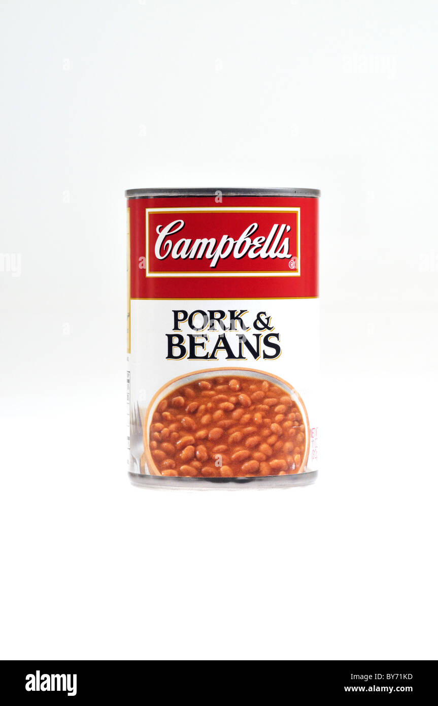 Campbells Schweinefleisch und Bohnen auf weißem Hintergrund ausschneiden kann. Stockfoto