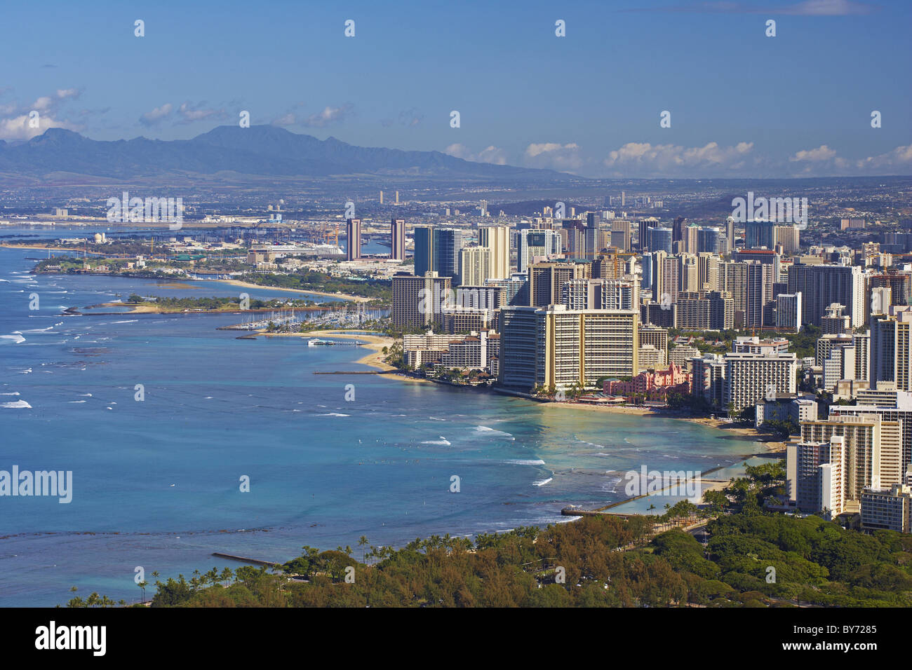 Blick auf die Hochhäuser von Honolulu und Waikiki Beach, Oahu, Hawaii, USA, Amerika Stockfoto