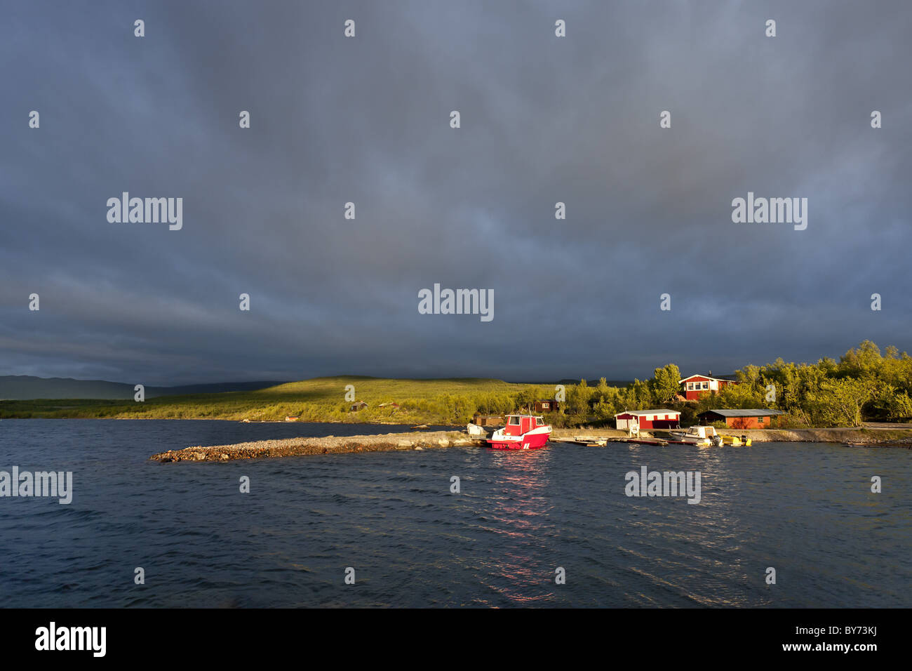 Mitternachtssonne, Tornetraesk See, Nationalpark Abisko, Lappland, Nordschweden, Schweden Stockfoto