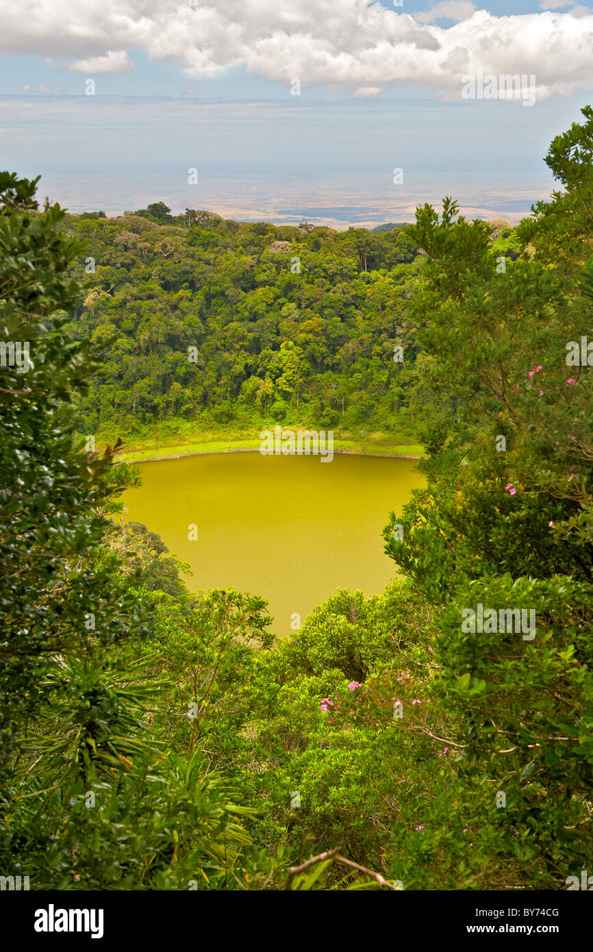 Green-Kratersee (Lac Vert) in Montagne D'Ambre National Park im Norden von Madagaskar. Stockfoto