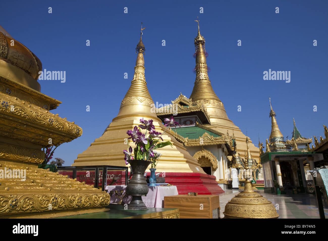 Buddhistische Kyaik Thanlan Pagode, goldene Stupa, Mawlamyaing, Mon-Staat, Myanmar, Birma, Asien Stockfoto