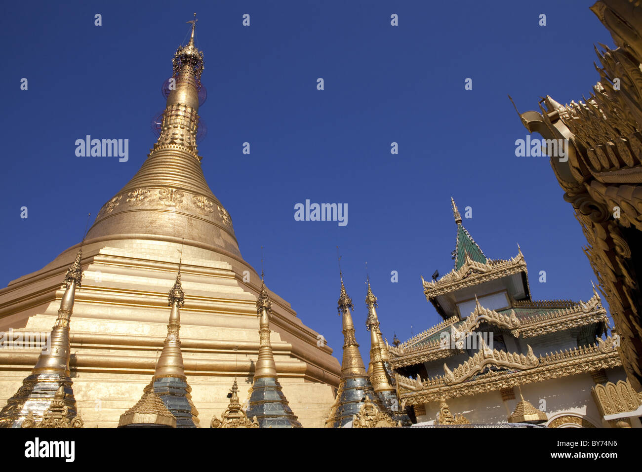 Buddhistische Kyaik Thanlan Pagode, goldene Stupa, Mawlamyaing, Mon-Staat, Myanmar, Birma, Asien Stockfoto