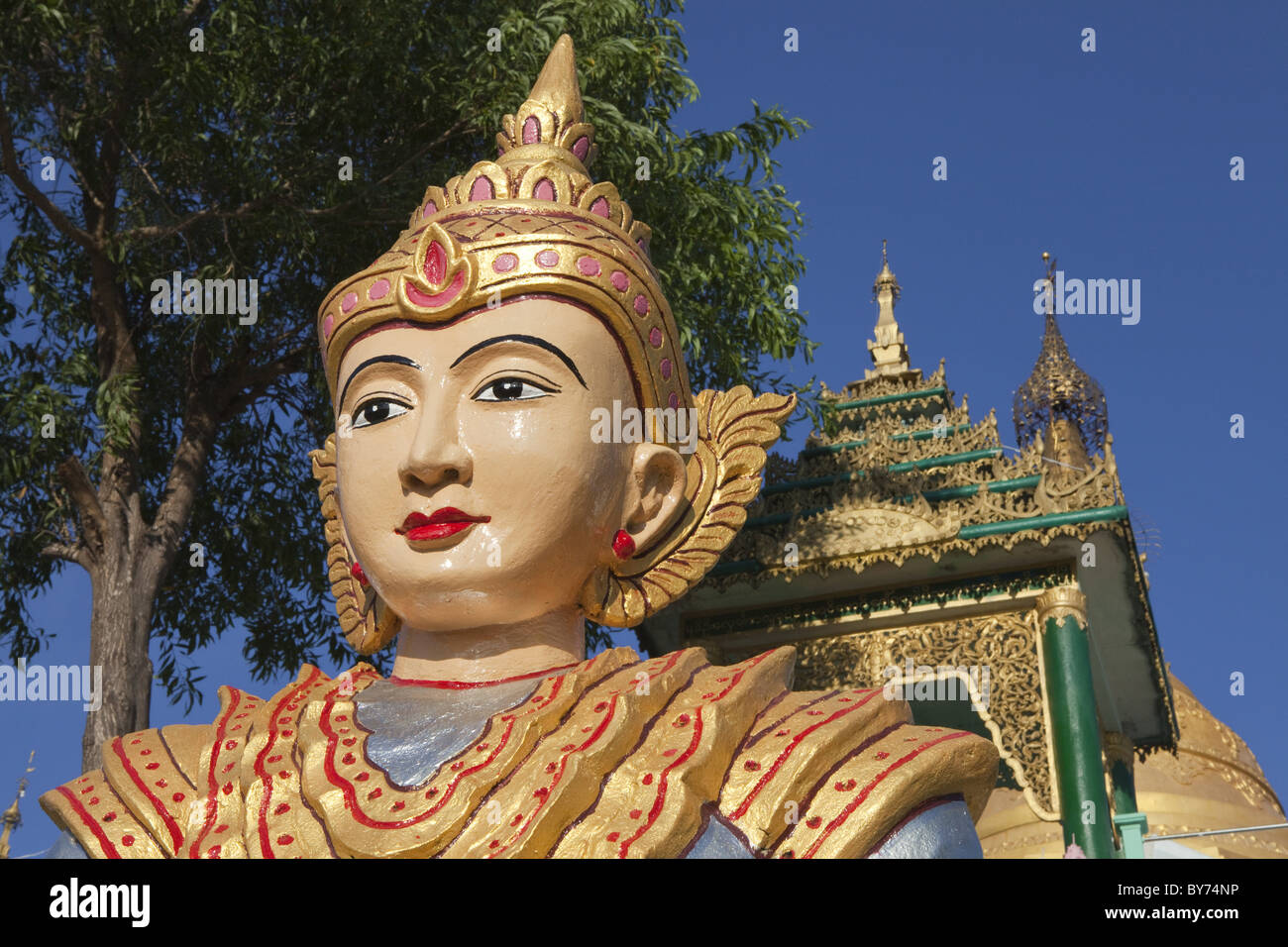 Buddhistische Statue U Khauti Pagode in Mawlamyaing, Mon State, Myanmar, Birma, Asien Stockfoto