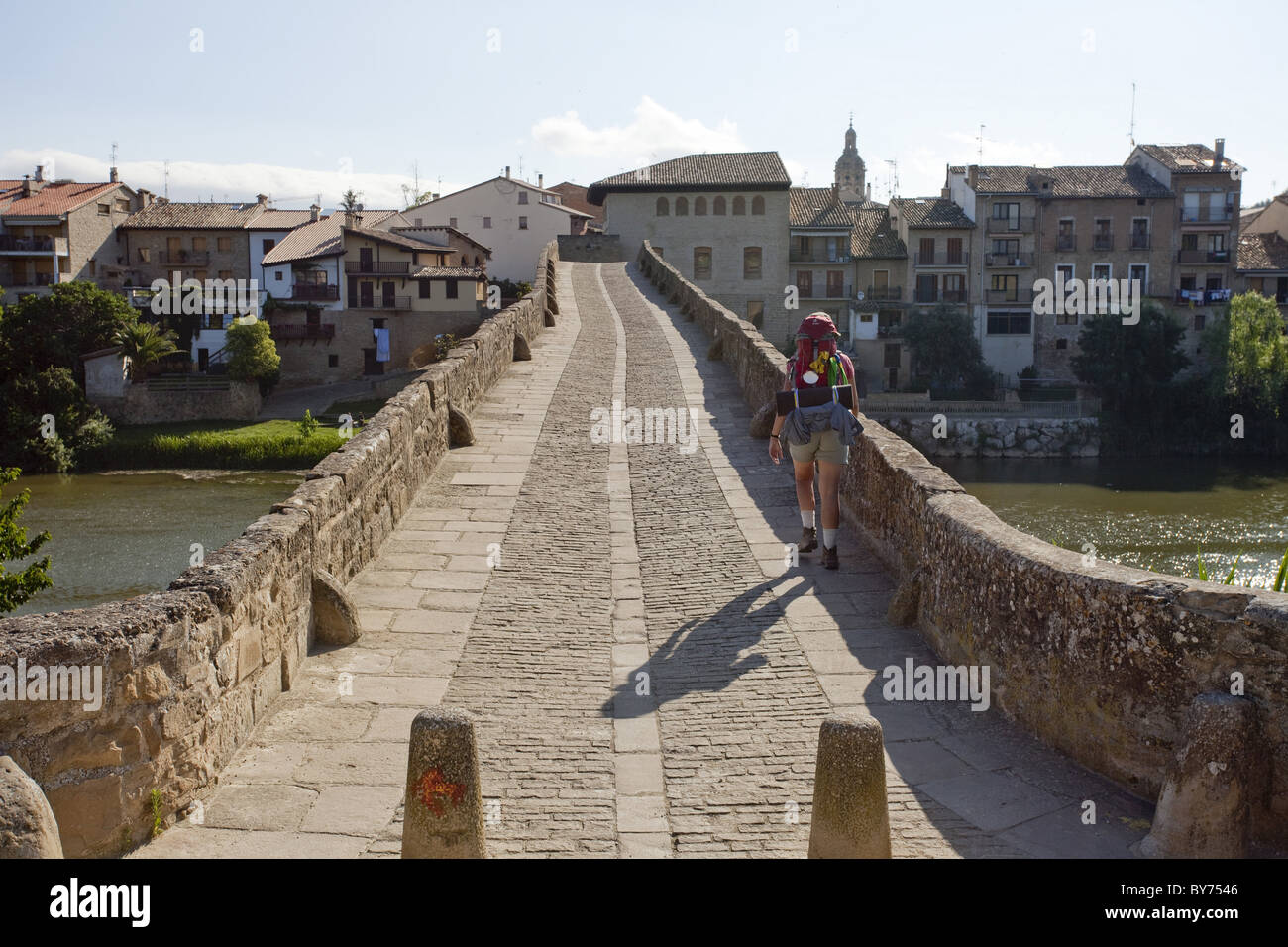 Steinerne Brücke, Puente la Reina, aus dem 11. Jahrhundert, Rio Arga, Fluss, Jakobsweg, Camino Frances, Camino de Santiago, pil Stockfoto