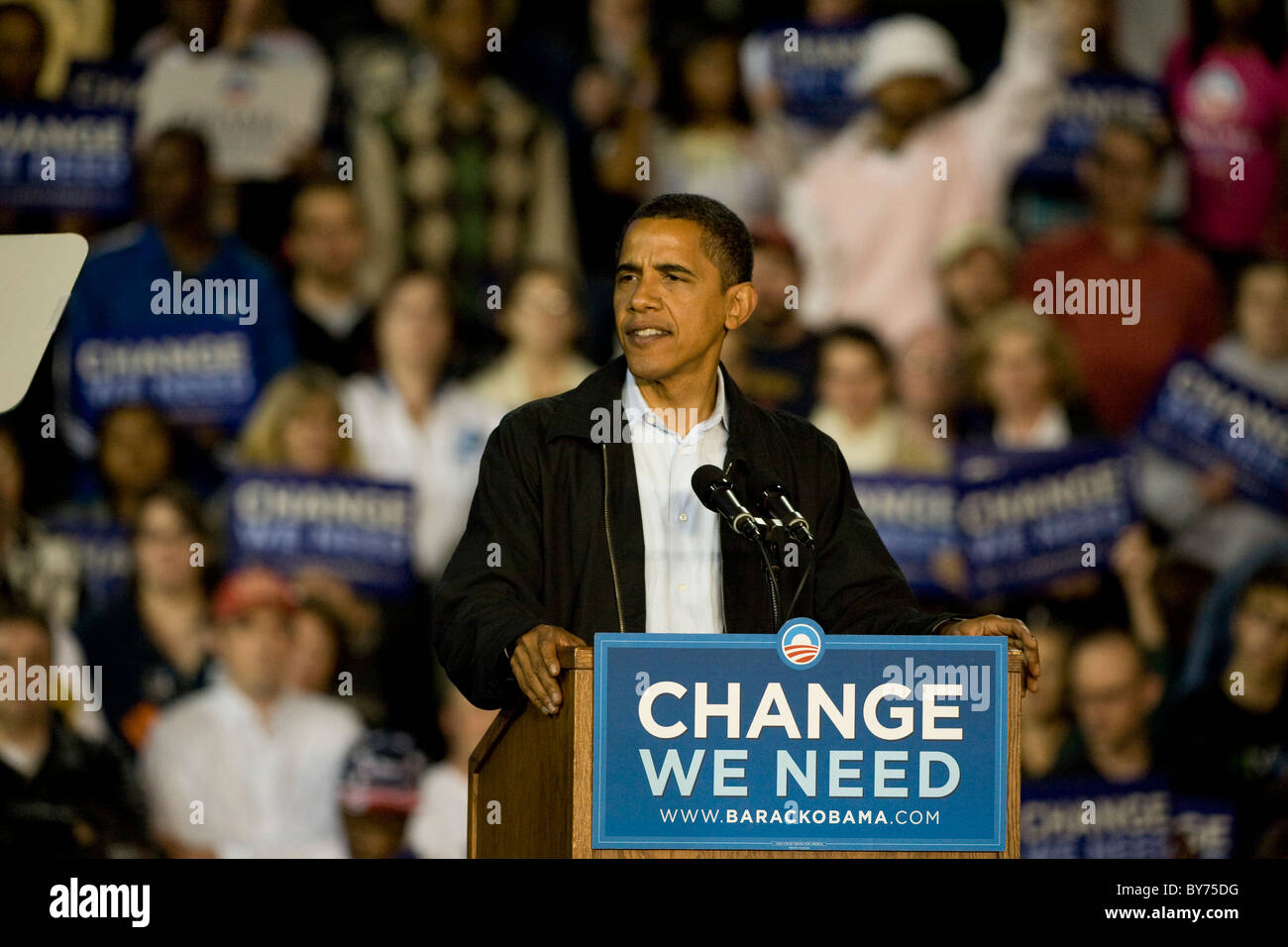 Präsident Obama bei einer Kundgebung an der University of Cincinnati in Cincinnati Ohio zwei Tage vor den Präsidentschaftswahlen 2008. Stockfoto