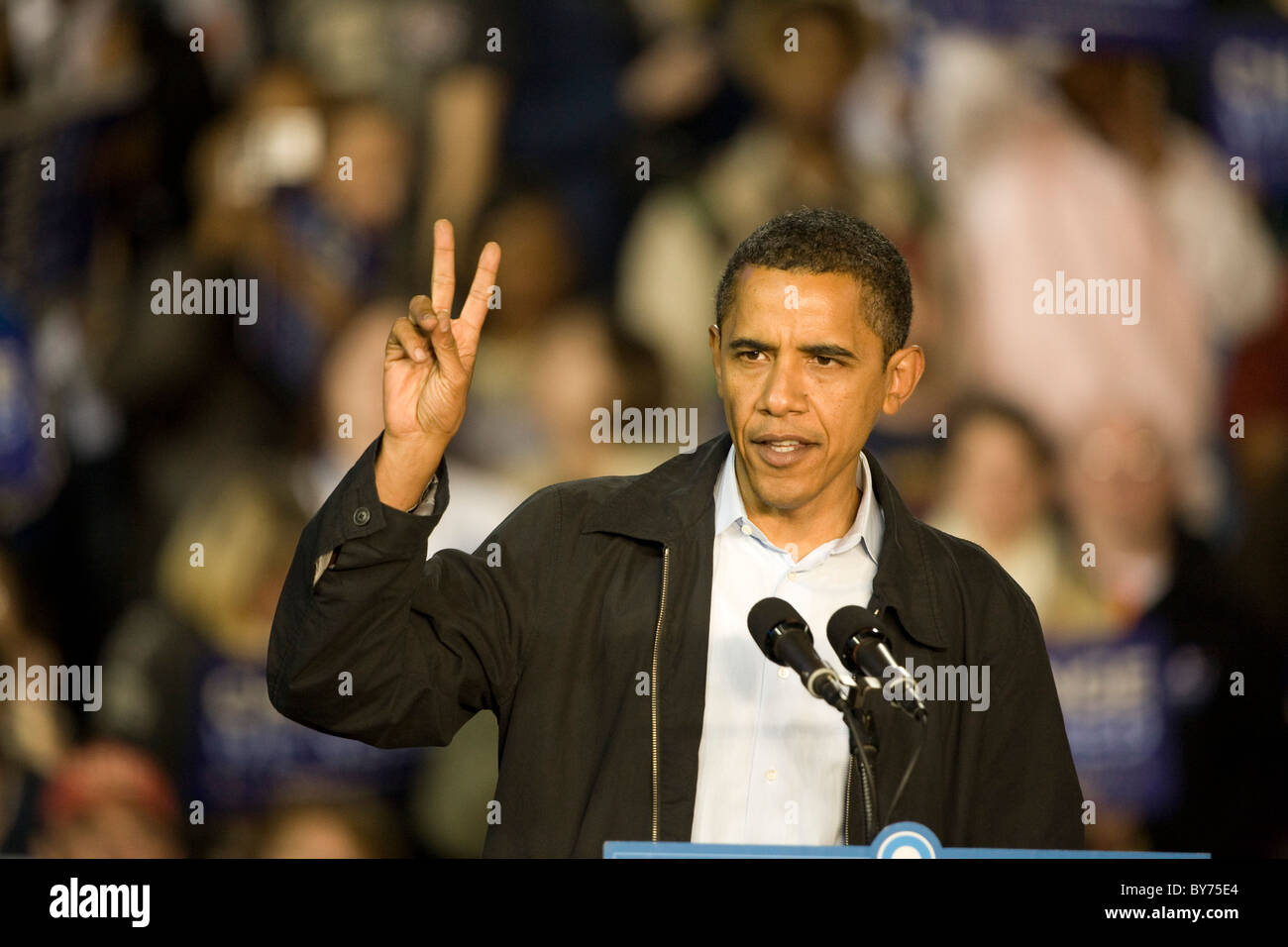 Präsident Obama bei einer Kundgebung an der University of Cincinnati in Cincinnati Ohio zwei Tage vor den Präsidentschaftswahlen 2008. Stockfoto